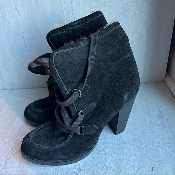 Steve Madden Boots Dash Black Suede Leather Bootie Sizez 6 Fur llined - Picture 1 of 11